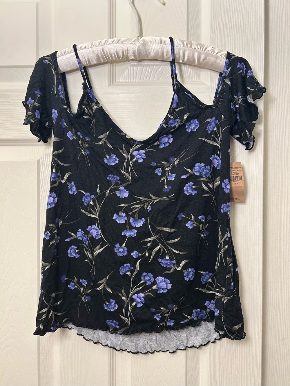 American Eagle Shoulder Cut Out Floral Top - Brand New with Tags (NWT)!